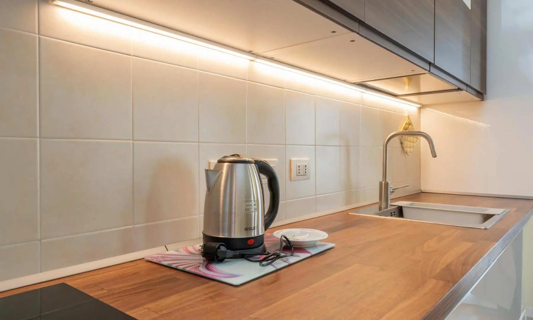 Xenia Apartments - Cozy Studio 10 Min From Linate Milaan