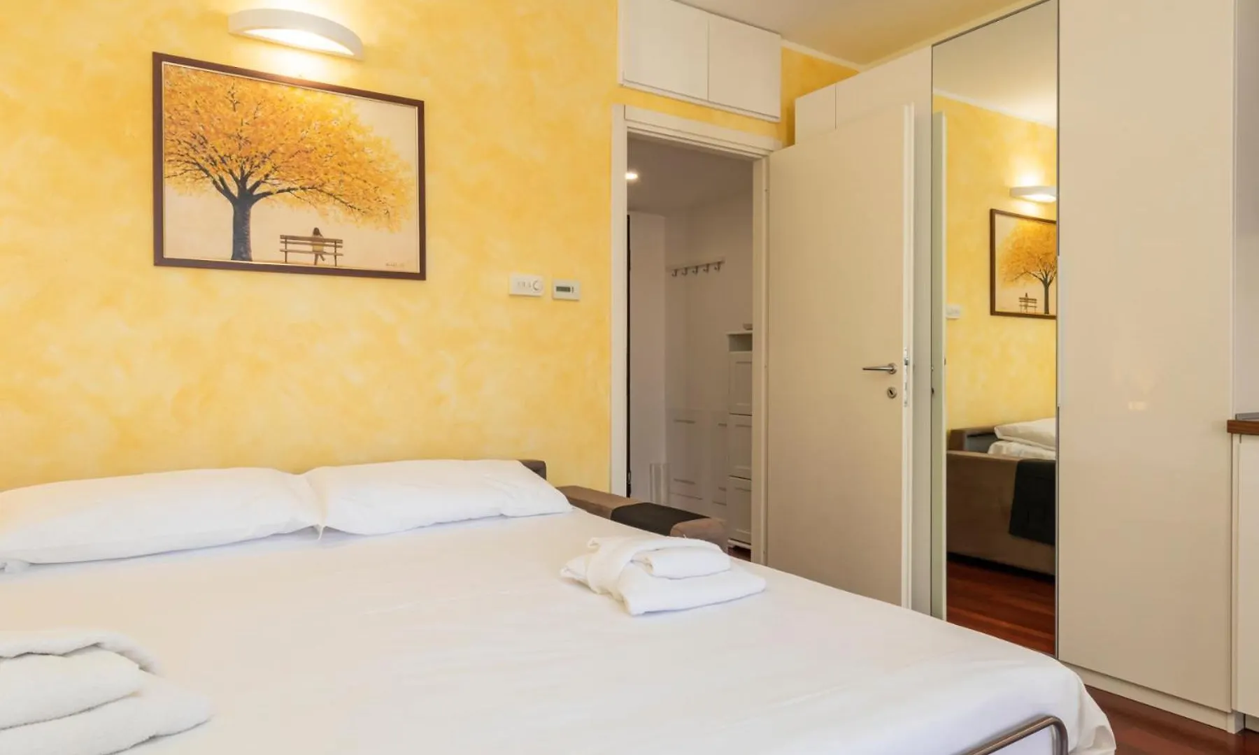 Xenia Apartments - Cozy Studio 10 Min From Linate Milaan